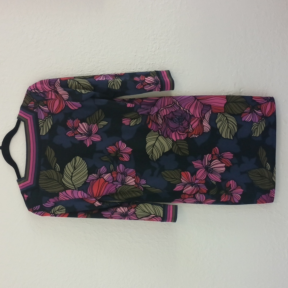 Trina Turk Kaylan Floral Jersey Shift Dress - Picture 8 of 8